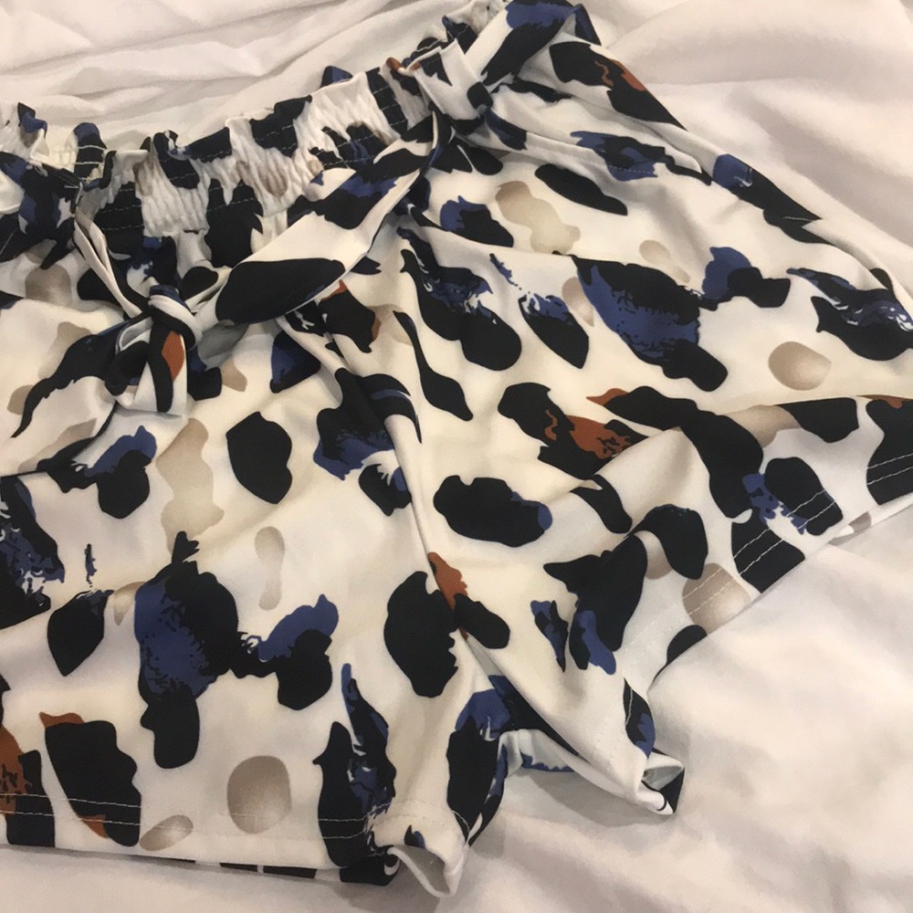 Leopard Shorts - Picture 6 of 6
